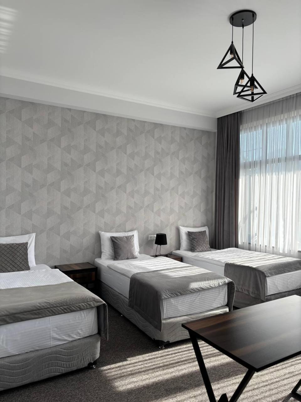 Bmg Hotel By Grigoryans Group 고리스 외부 사진